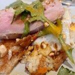 HEARTH SMOKED GRILL＆GALETTE - 4等分に切り分けてまた切り分けた状態のガレット