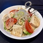 炭火焼肉くらた - 豆腐サラダ(\680)