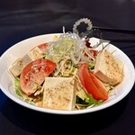 炭火焼肉くらた - 豆腐サラダ(\680)