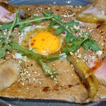 HEARTH SMOKED GRILL＆GALETTE - 鴨のコンフィと洋梨のローストのガレット