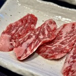 炭火焼肉くらた - 和牛カルビ・塩(\1,080)