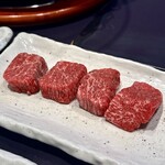 炭火焼肉くらた - 和牛赤身・塩(\1,200)