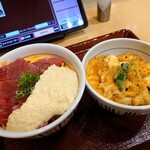 なか卯 - 料理写真:山かけ天然本マグ特ロ(大盛) 2,030円(税込)、親子丼 450円(税込)