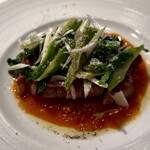 小林食堂 - 霧島山麓豚豚のローストとトマトソース 菜の花とうるいのサラダ添え