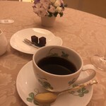 クイーン・アリス - 食後のコーヒー