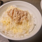 北海道家系ラーメン蒼武家 - 大ライスにニンニクとマヨネーズ