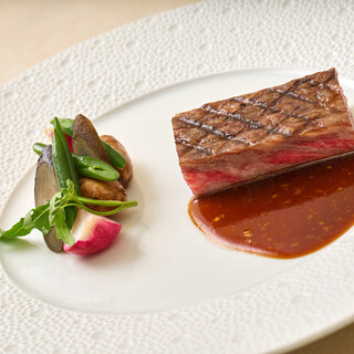 季節の食材を生かしたフレンチコース