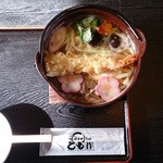 本格手打ちうどん とも作 - 鍋焼きうどん