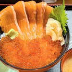 呑み処 ふじ - 料理写真:サーモンいくらどん。