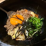 炭火焼肉 石垣庵 - 特選石焼ビビンバ