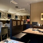 炭火焼肉 石垣庵 - テーブル席