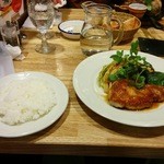 H26/12/26 ポークソテー 1,050円　トマトのファルシーサラダを付ける場合は、＋100円）