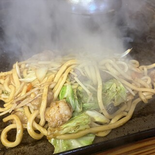 石川屋 - 料理写真:ホルモンうどん