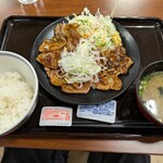 吉野家 - 料理写真:豚肩ロース生姜焼き定食