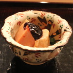 Tsuyama - 先付　（鮟肝の赤味噌のせ）