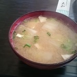 大和 - 味噌汁は白菜豆腐あさり