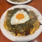 ソニア - 肉玉子そば　半熟目玉焼きトッピング