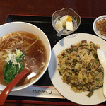 縁園 - ラーメン高菜チャーハンセット680円