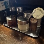 麻布ラーメン - 味変の方々。