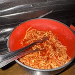 麻布ラーメン - 辛もやし。も取り放題。