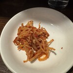 麻布ラーメン - 結構辛くて、香りも強い。