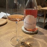 REnatre - 合わせていただいたのはマルサネ・ロゼ
      シャルル・オードワン　のピノノワールを使ったロゼワイン✨ビオデナミのワインです