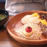 びっくりドンキー 名取店 - オムデミチーズバーグディッシュランチS
