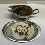 かれーの店 うどん  - オイスターオーシャン（1月限定プレミアムかれー）、トマト、チーズ、スパイシーひき肉