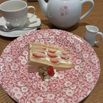 アフタヌーンティー ラブアンドテーブル - 