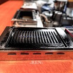 焼肉やっちゃん - 焼き台