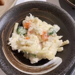 骨付鳥 寄鳥味鳥 - ポテトサラダ500円