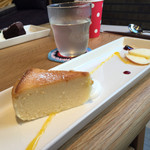 MIZU　cafe　cocco - New Yorkチーズケーキと発酵ゆずドリンク(HOT)   セットで750円