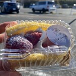 Graine - シフォンケーキのいちごサンド　750円