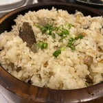 鮪と炭火焼き 俺の割烹 うお炭 - アサリの炊き込みご飯