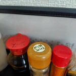 お食事処 かみや - カツ丼スパイスとか、あったっけ？