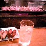 炭火焼 鳥つね - 渋い備長炭焼き場