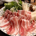日本料理 三平 - 黒豚とレタスのしゃぶしゃぶ