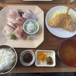 平塚漁港の食堂 - 地魚お刺身おまかせ盛り御膳（＋アジフライ）