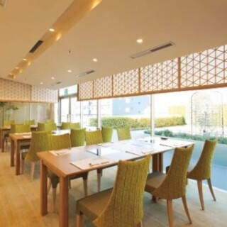 個室から大広間まで完備。場面に合わせて利用可能な寛ぎの和空間