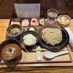 中華蕎麦 とみ田 - "つけめん(中)"2,000円に"特選全部乗せトッピング(焼売+味玉バージョン)"1,500円と"小ごはん"200円♪