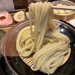 中華蕎麦 とみ田 - 麺リフト。