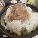 とんかつ しお田 - 魚沼産コシヒカリのご飯に旨い塩辛(2026年1月9日撮影)
