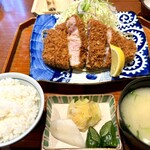 名代かつ屋 万さく - 