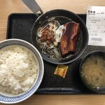 吉野家 - 料理写真:復活!厚切り豚角煮定食!¥1,090(税込)