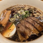豚丼一番 - 旭川醤油ラーメン。