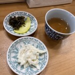 久万や - うどんマカロニも定番（無料）