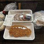 肉の黒田 - お持ち帰りはこんな感じでいただけます♪
