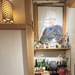 中華蕎麦 とみ田 - 故山岸氏の写真が、店内を見守っていました。