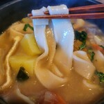 手打ちほうとうと発幸料理のお店 元祖へっころ谷 - モチモチなほうとう