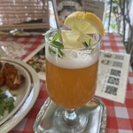 魔女のちいさな森のハンバーガー - あとから　ロングスプーンでレモンやハーブを潰してみたら　さらに香りと酸味も増しておいしかった